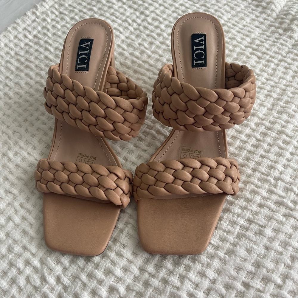 VICI Heels - Picture 5 of 8